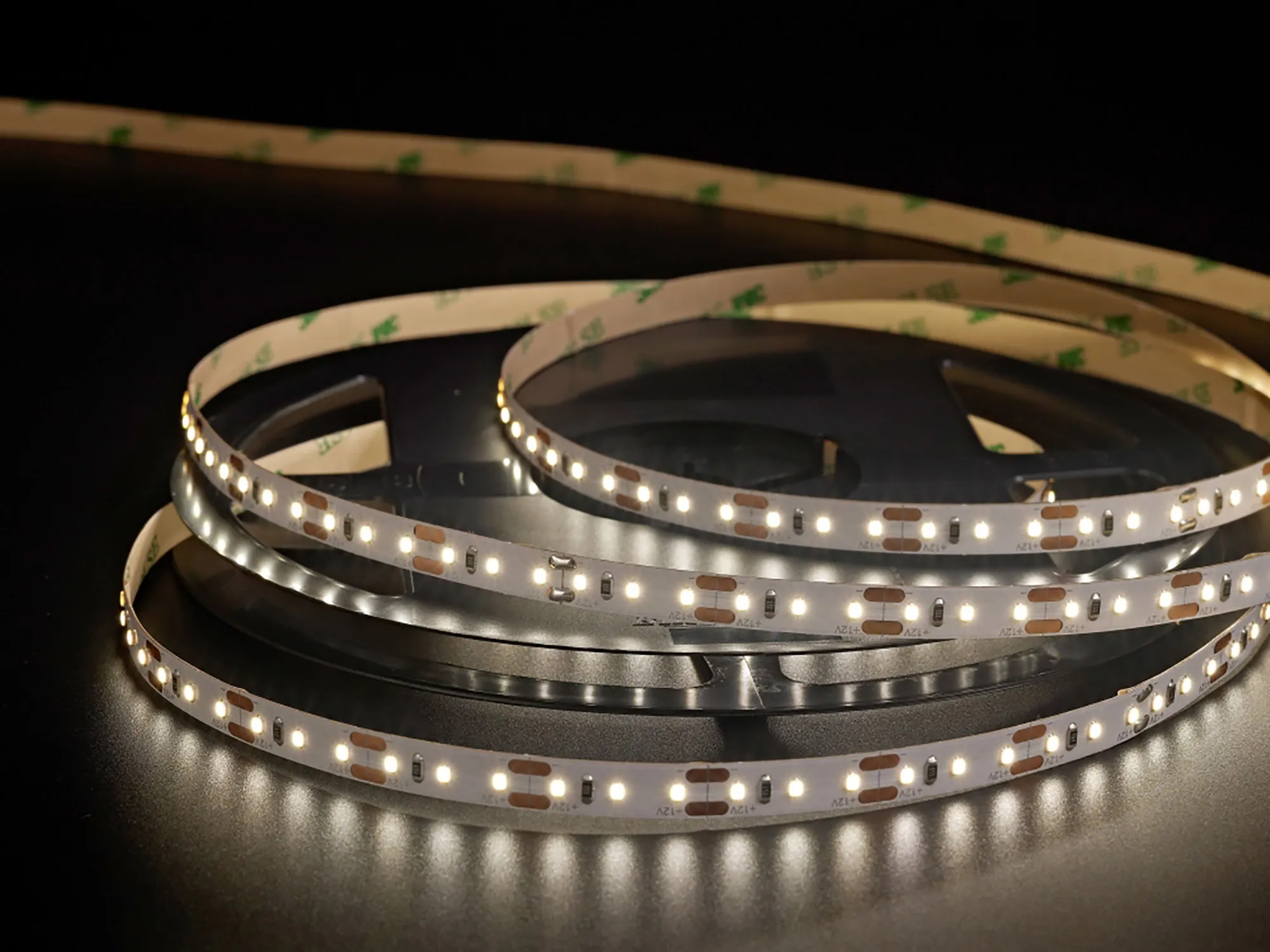 Axios Premium 12V IP20 9.6W/m 2216 120LED/m Strip Lighting Dlux IP20 Strip